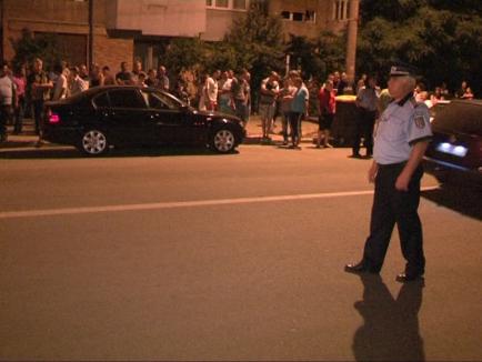 SCENE DE GROAZĂ: Un poliţist şi-a împuşcat părinţii, iar apoi şi-a tras un glonţ în cap (FOTO)